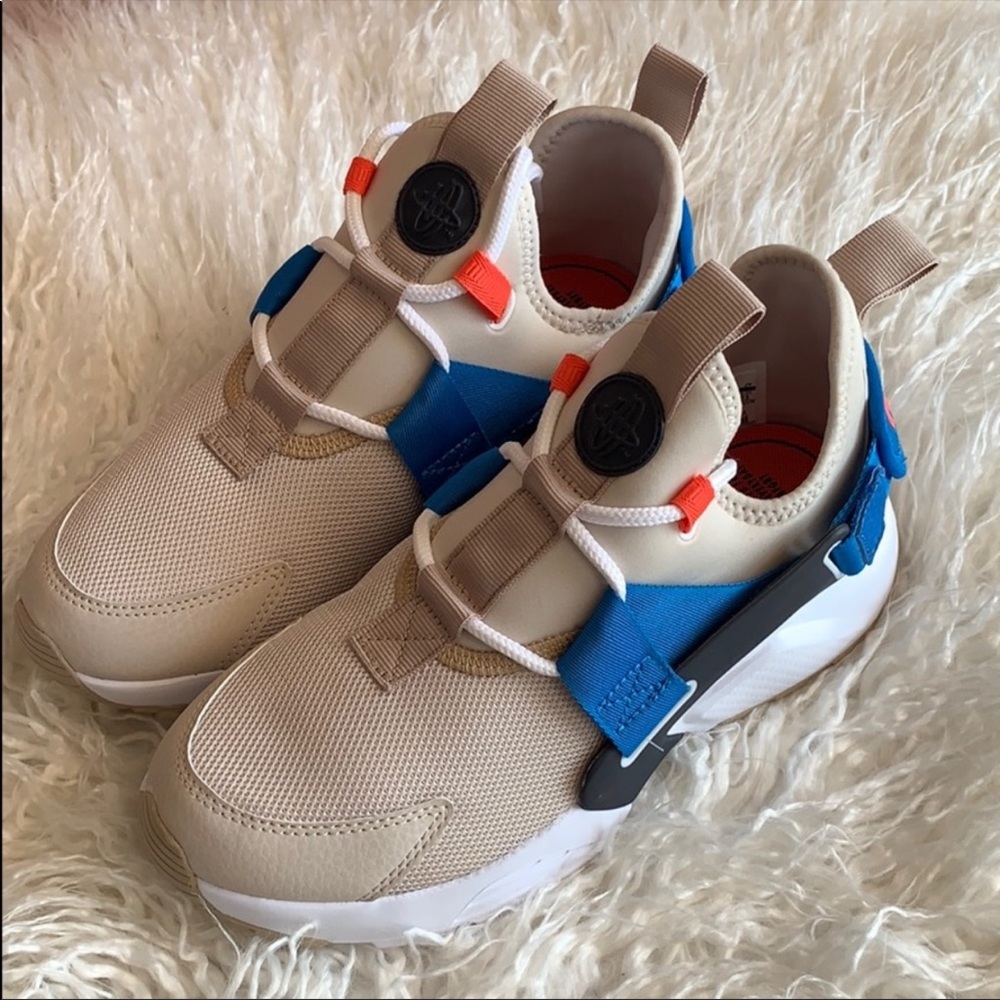 NWT Nike huarache city - Picture 4 of 8
